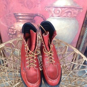 Red Wing Boots size 6.5 men's/Boys. Women's size 8